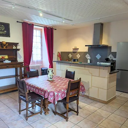 De Charme Pres De Cognac Avec Velos Et Jardin - Fr-1-653-205 Dom wakacyjny *