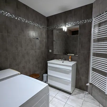 Avec 3 Chambres, Jardin Privatif, 12 Velos, Proche De Cognac - Fr-1-653-205 Holiday home